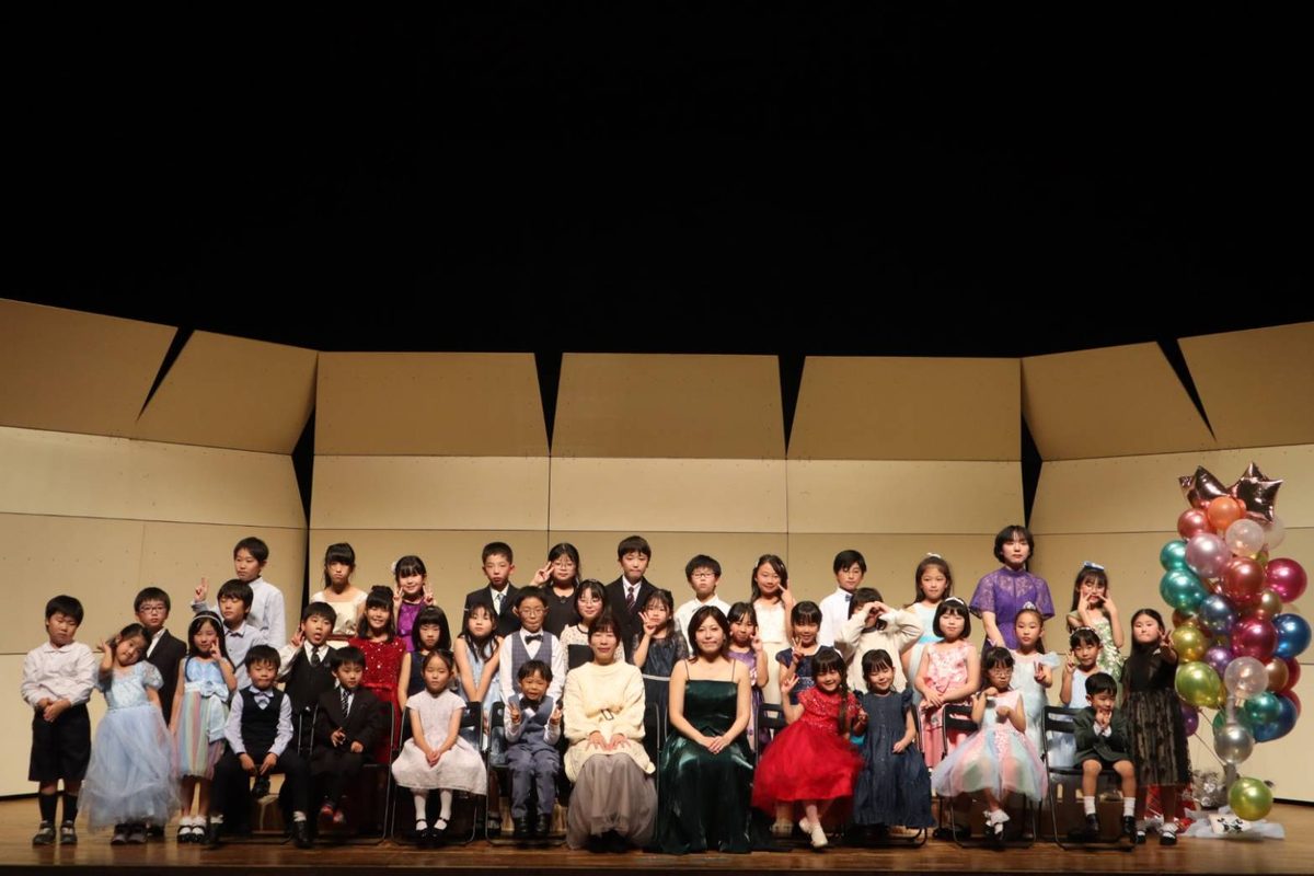 Mioピアノ教室 発表会の集合写真